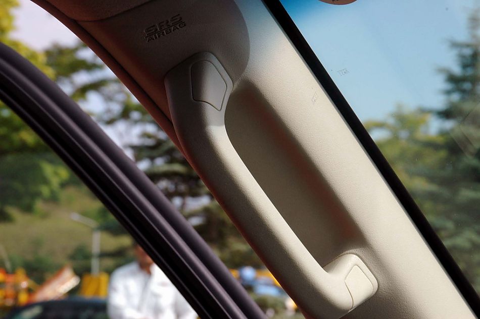 新浪试驾全新PAJERO