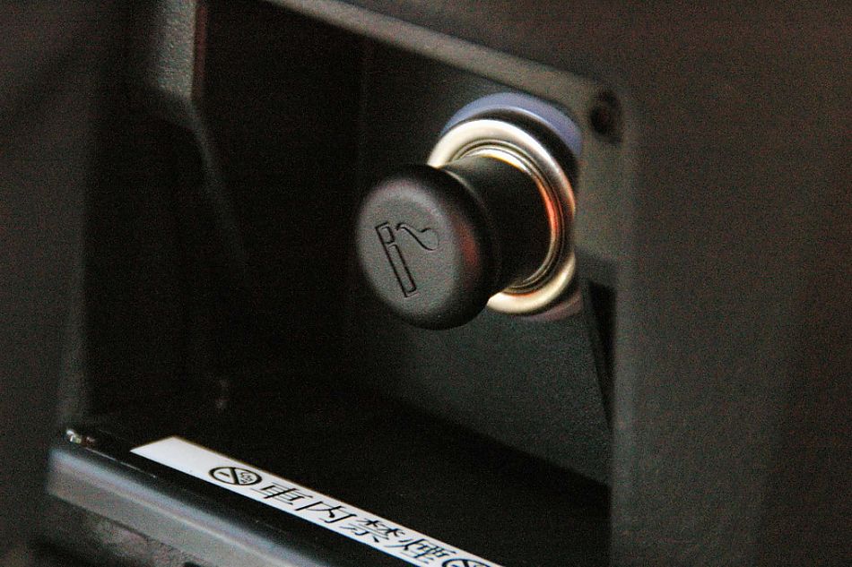 新浪试驾全新PAJERO