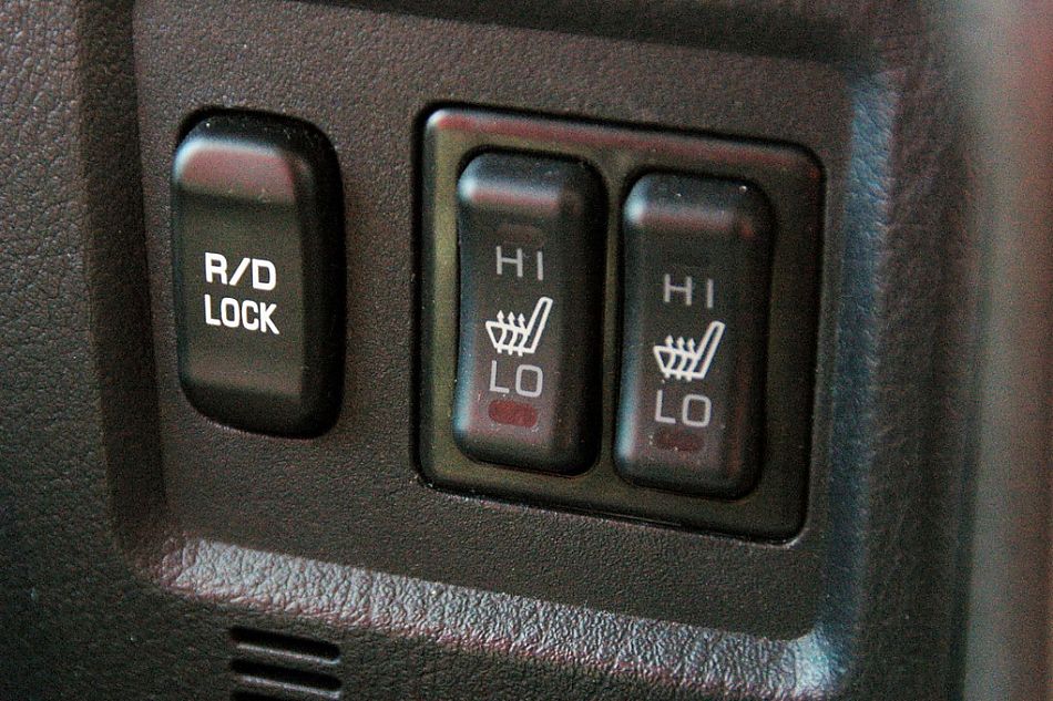 新浪试驾全新PAJERO