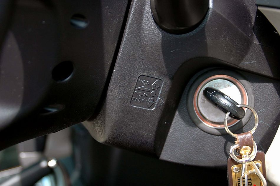 新浪试驾全新PAJERO