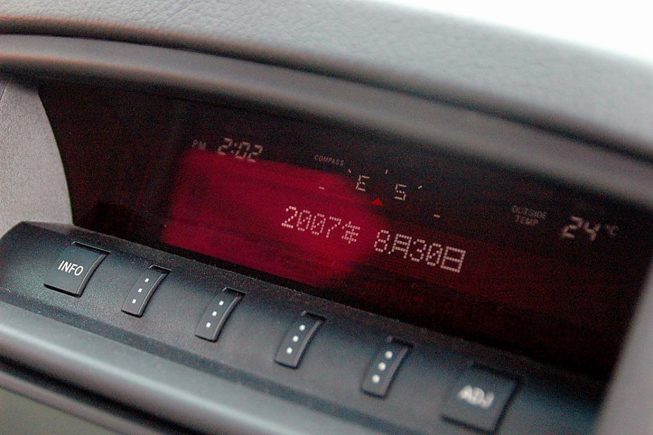 新浪试驾全新PAJERO