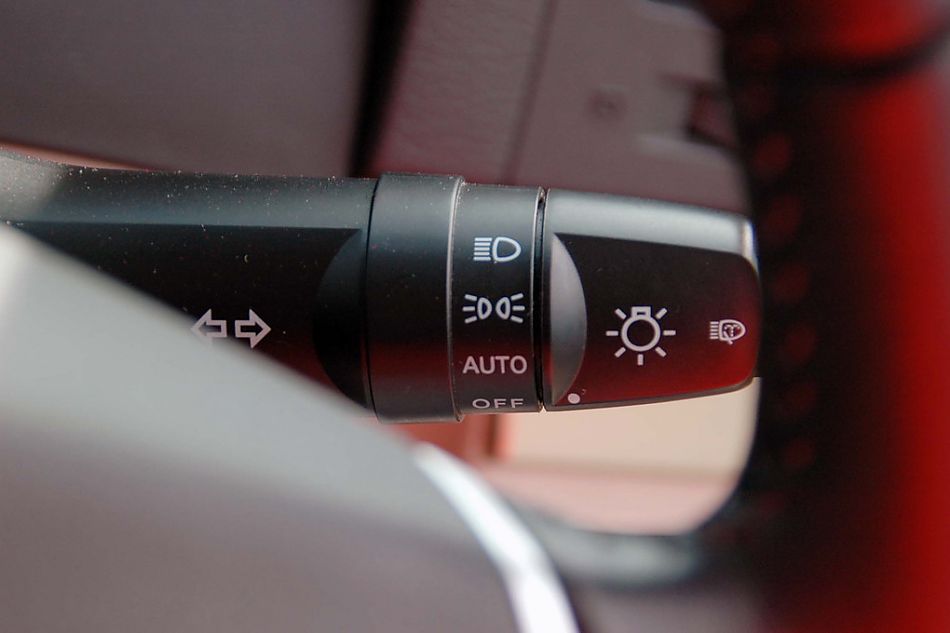 新浪试驾全新PAJERO