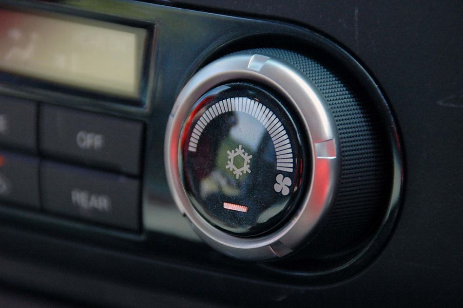 新浪试驾全新PAJERO