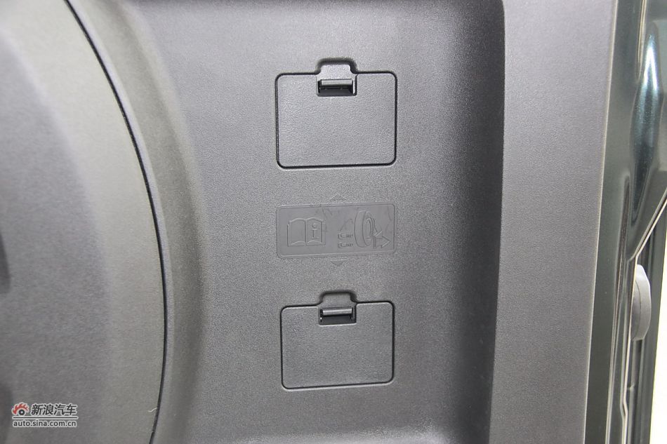 2012款帕杰罗3.0L自动精英版