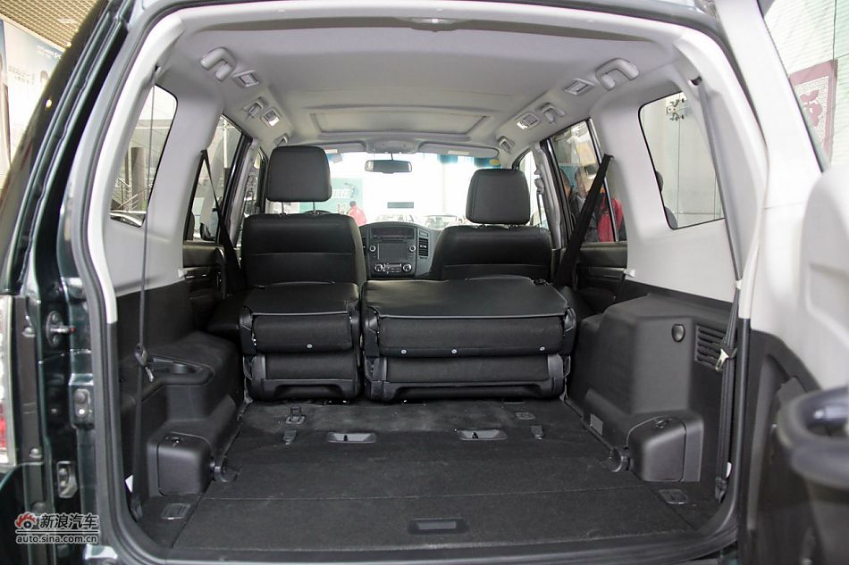 2012款帕杰罗3.0L自动精英版