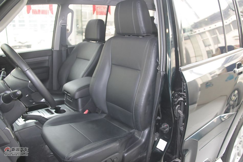 2012款帕杰罗3.0L自动精英版