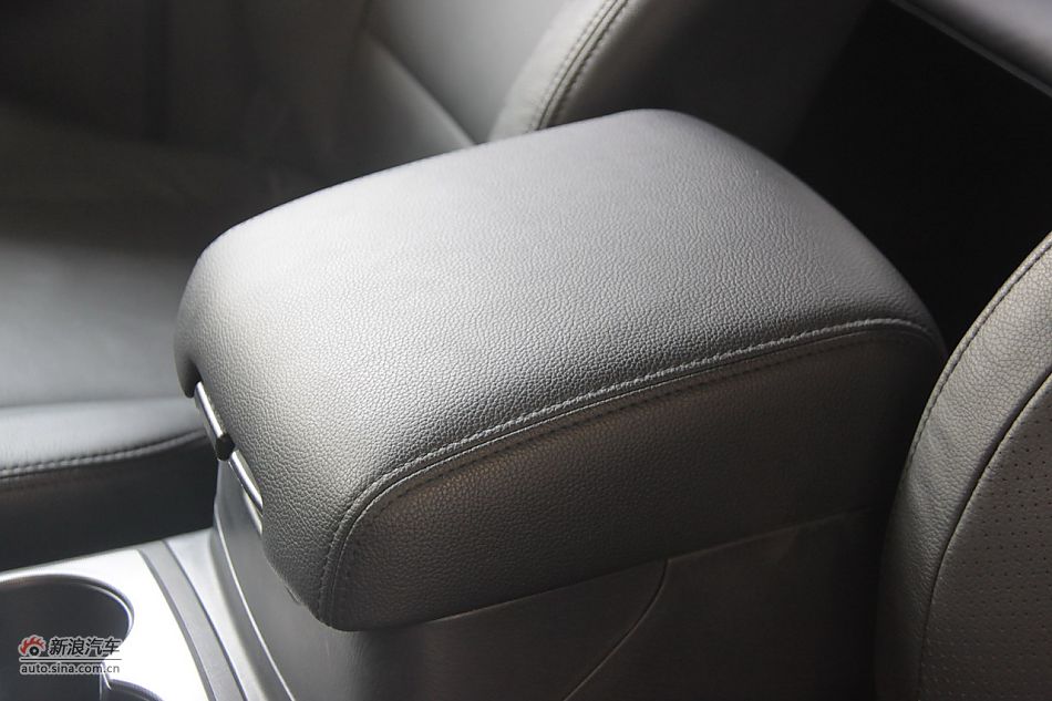 2012款帕杰罗3.0L自动精英版