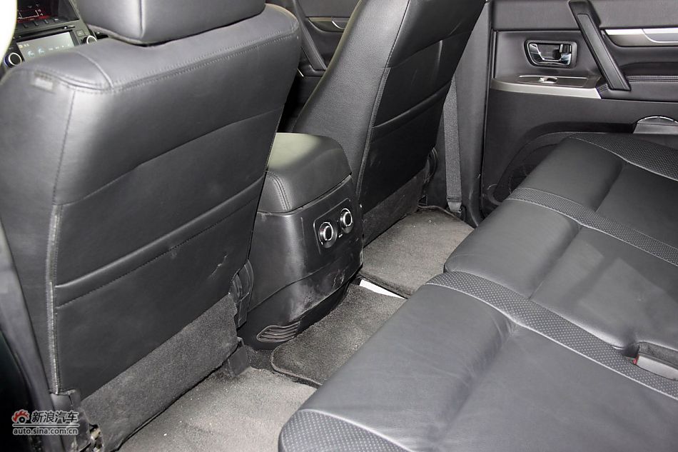 2012款帕杰罗3.0L自动精英版