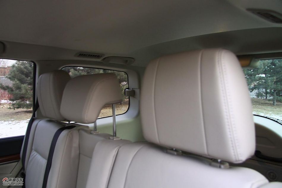 进口三菱帕杰罗内饰实拍图