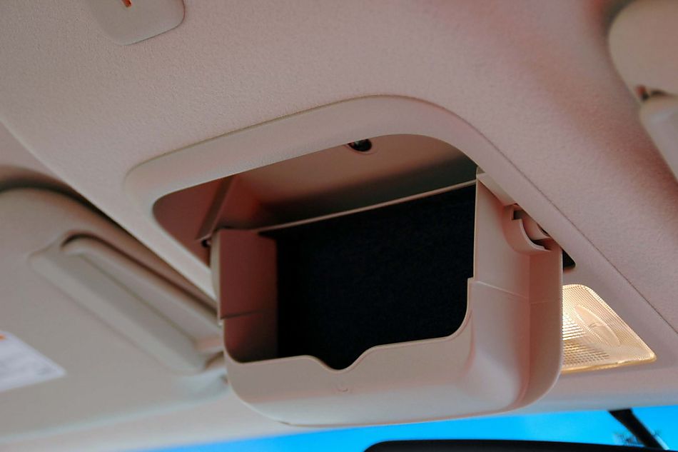 新浪试驾全新PAJERO