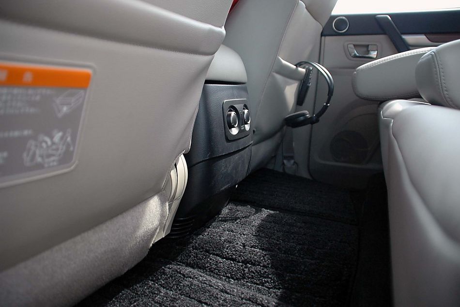 新浪试驾全新PAJERO