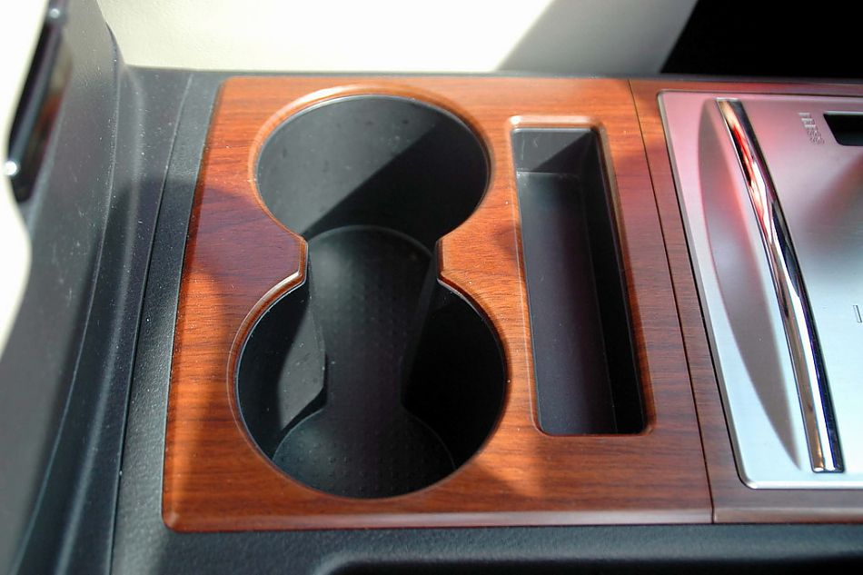 新浪试驾全新PAJERO