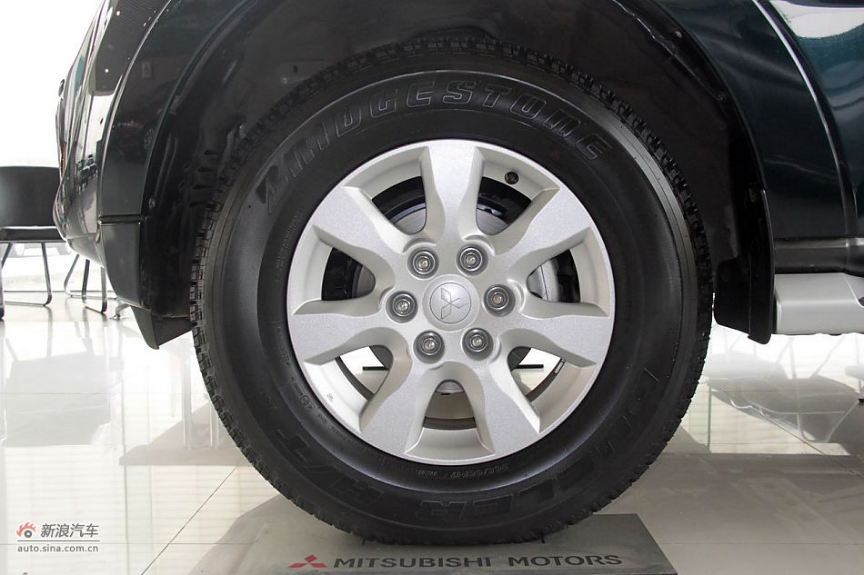 2012款帕杰罗3.0L自动精英版