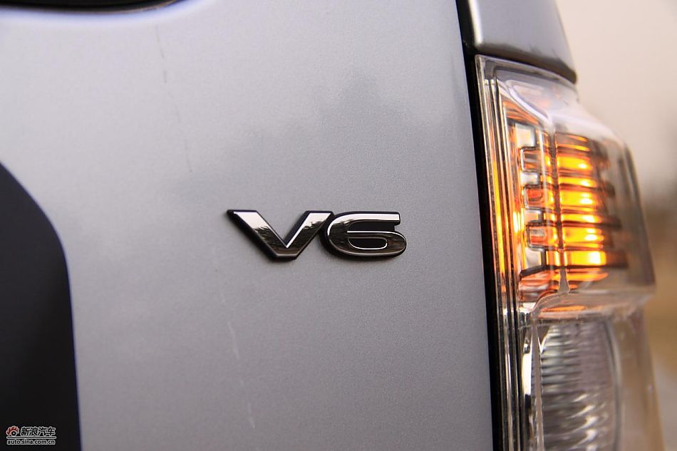 进口三菱帕杰罗外观实拍图