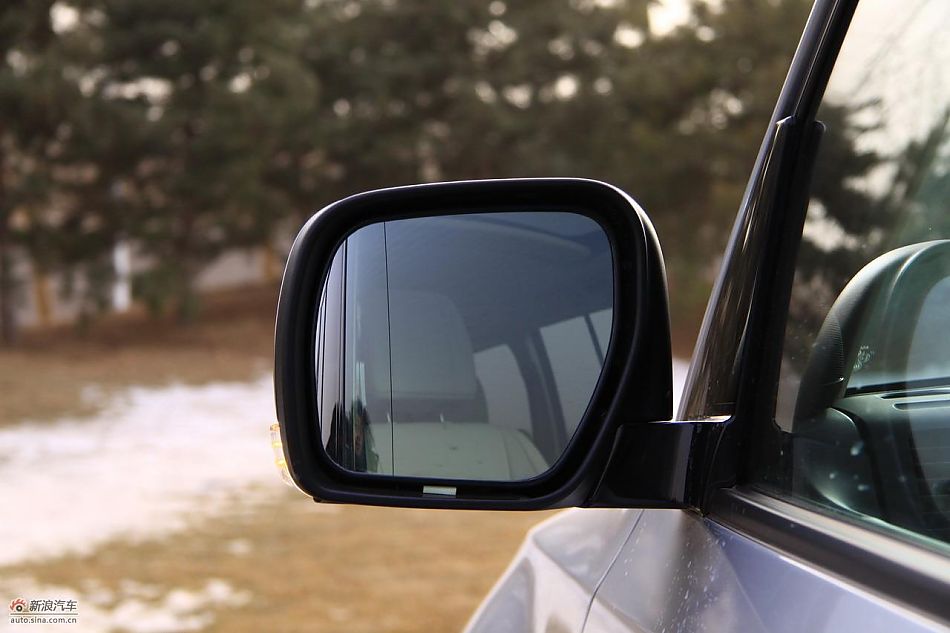 进口三菱帕杰罗外观实拍图