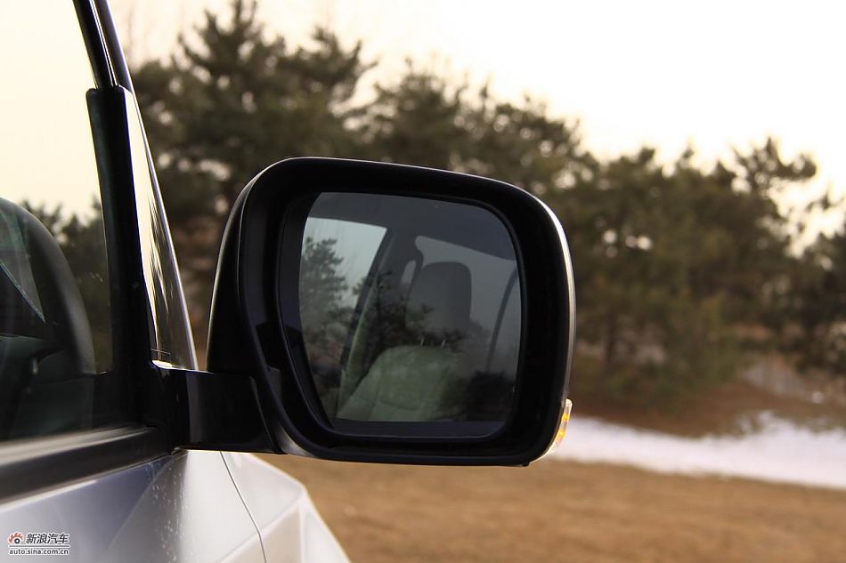 进口三菱帕杰罗外观实拍图