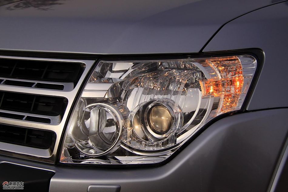 进口三菱帕杰罗外观实拍图