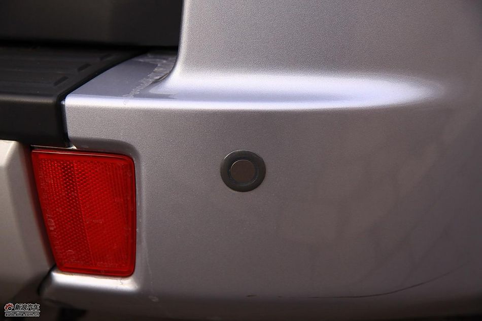 进口三菱帕杰罗外观实拍图