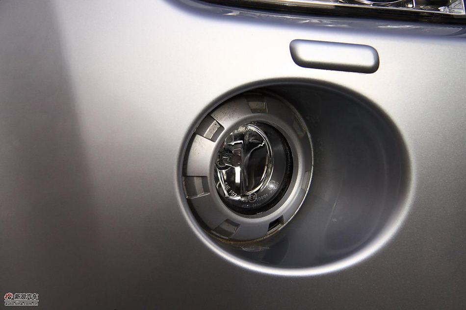 进口三菱帕杰罗外观实拍图