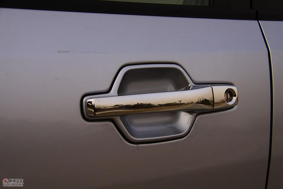 进口三菱帕杰罗外观实拍图