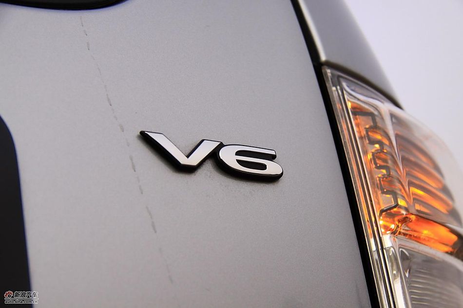 进口三菱帕杰罗外观实拍图