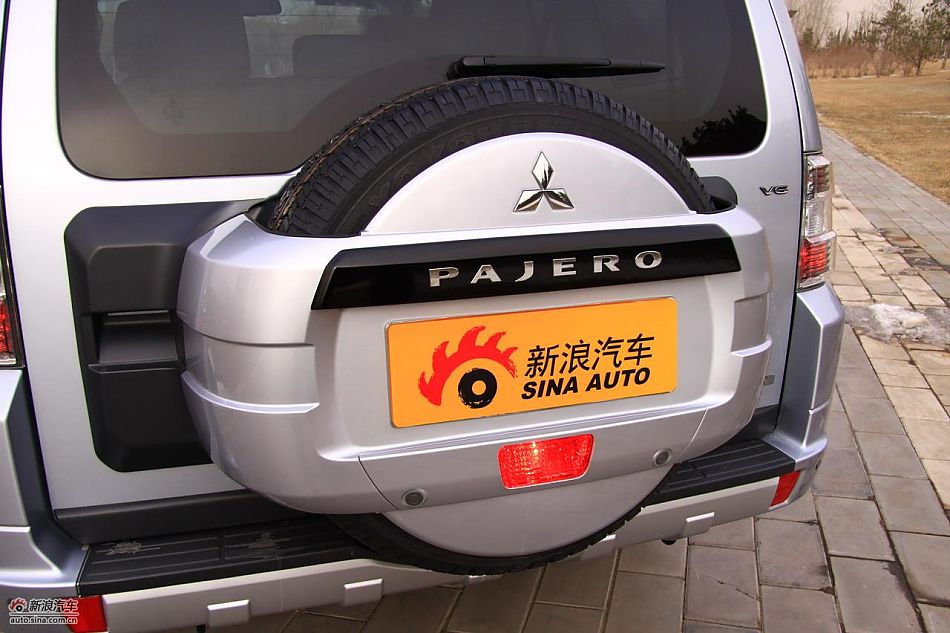 进口三菱帕杰罗外观实拍图