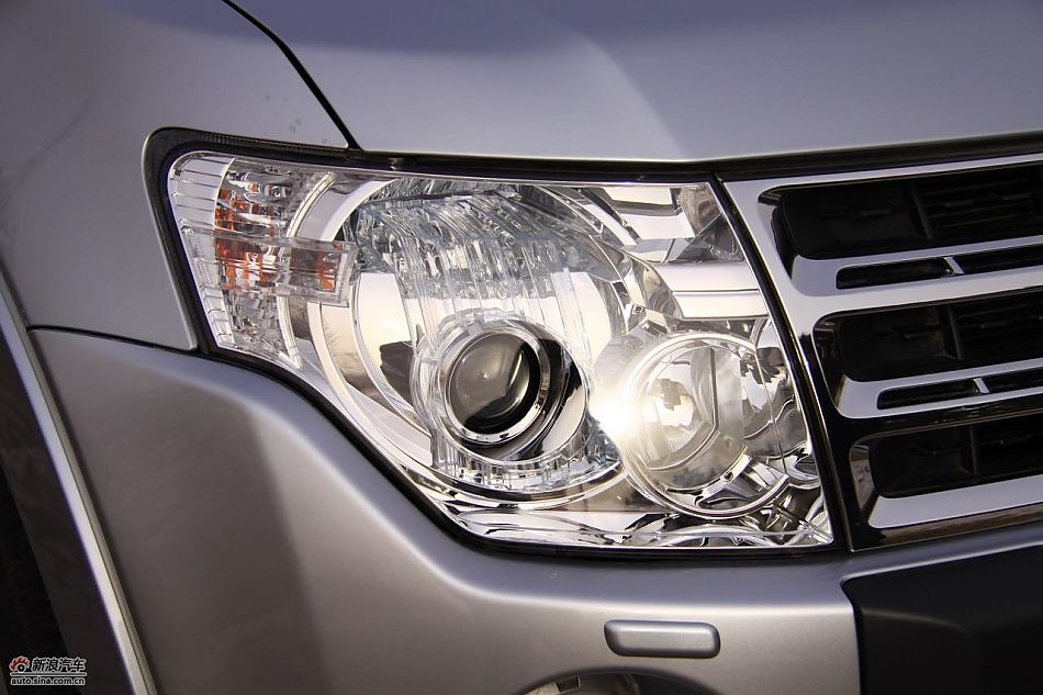 进口三菱帕杰罗外观实拍图