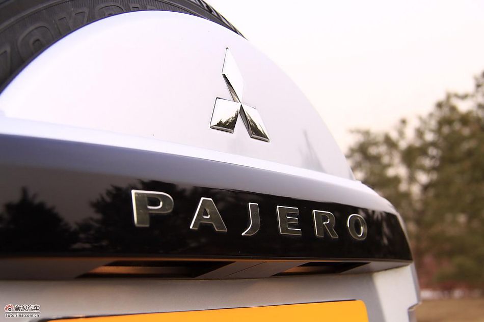 进口三菱帕杰罗外观实拍图