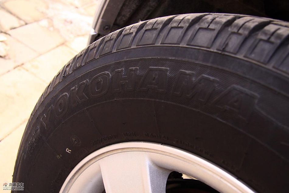 进口三菱帕杰罗外观实拍图