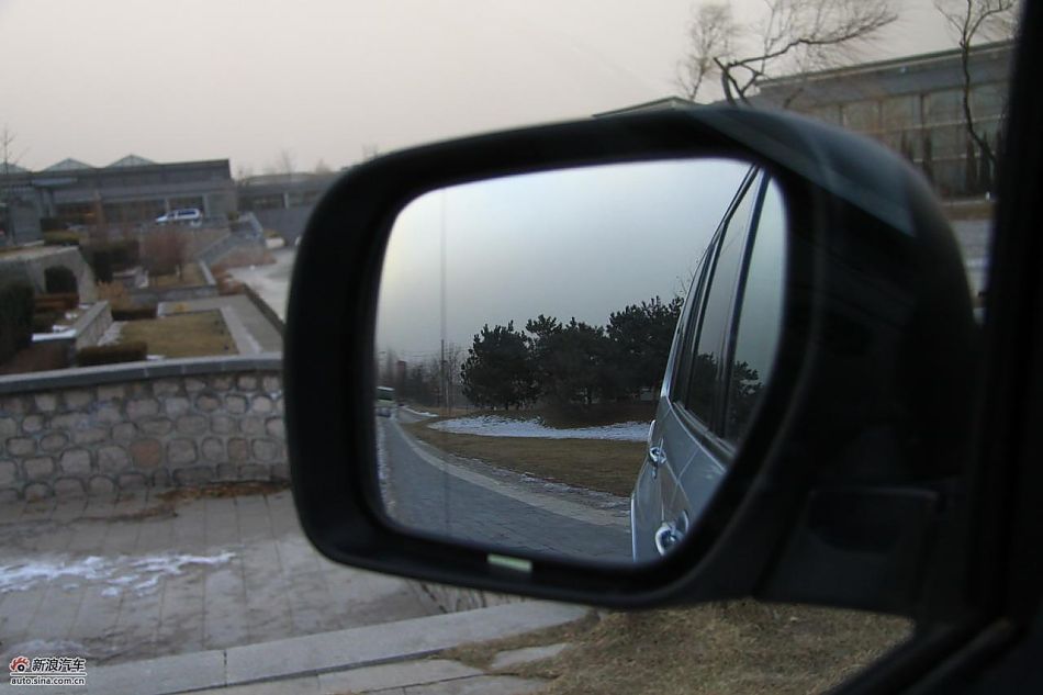 进口三菱帕杰罗内饰实拍图