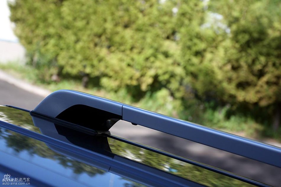 2010款三菱帕杰罗3.0豪华版外观