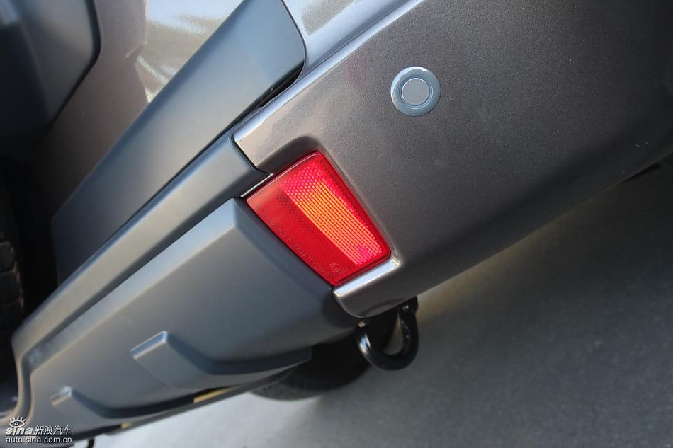 2010款三菱帕杰罗3.0豪华版外观