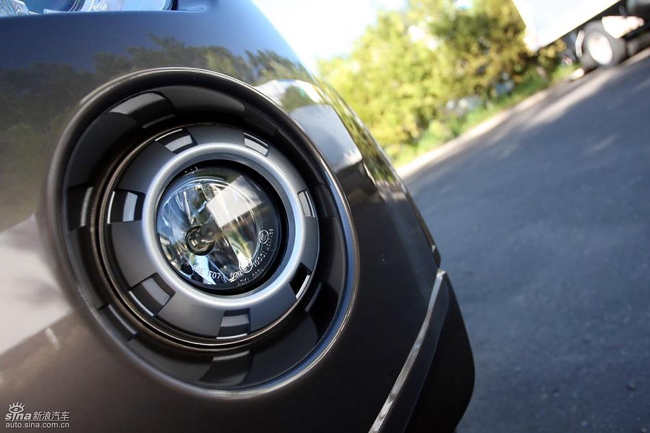 2010款三菱帕杰罗3.0豪华版外观