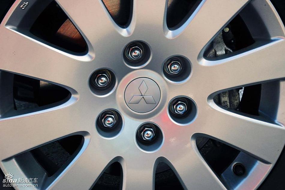 新PAJERO外观细节