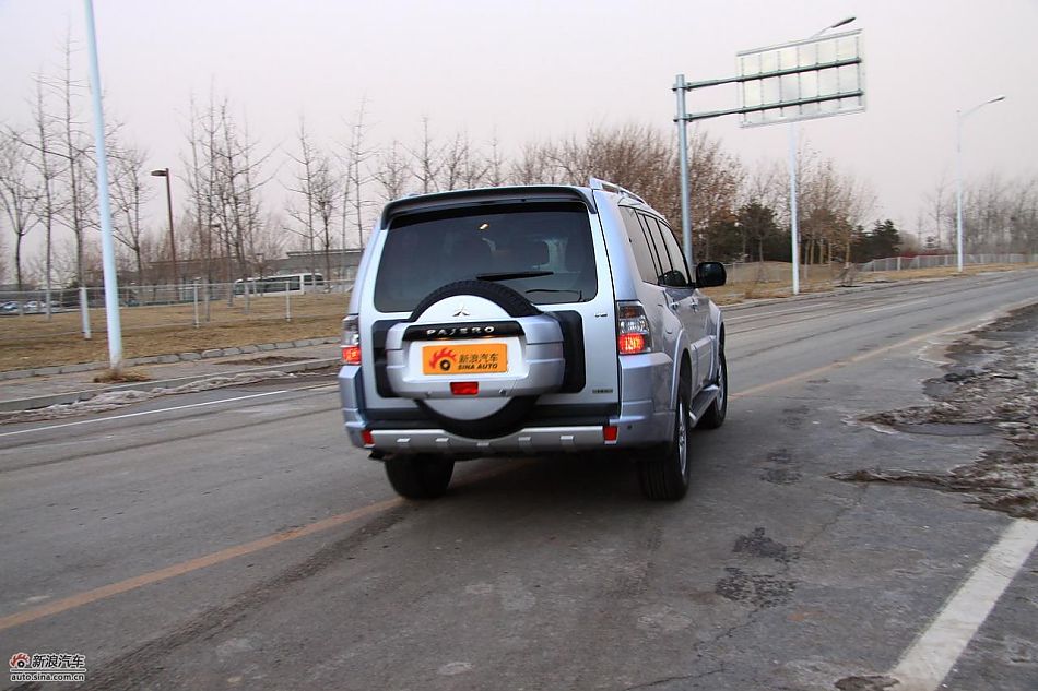 进口三菱帕杰罗动态实拍