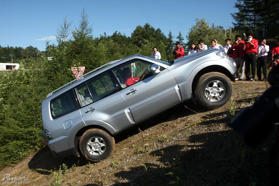 2010款三菱帕杰罗试驾组图