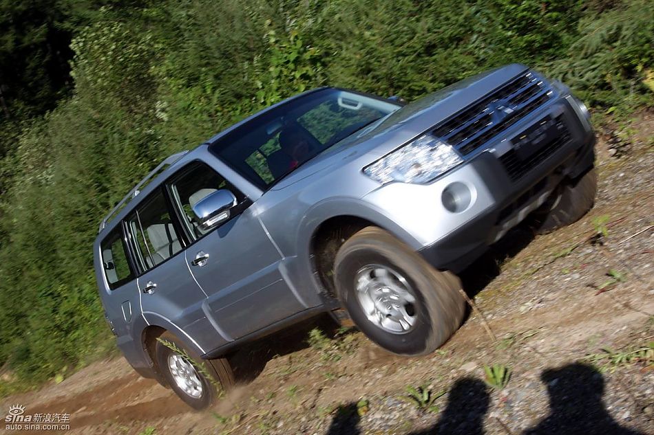2010款三菱帕杰罗试驾组图