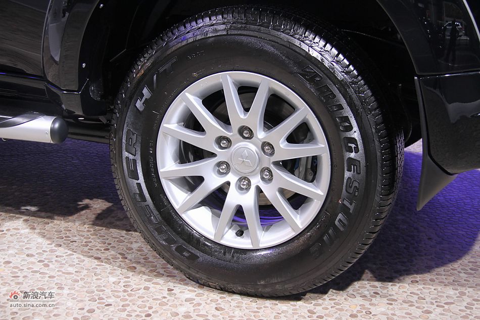 三菱2012款帕杰罗劲畅