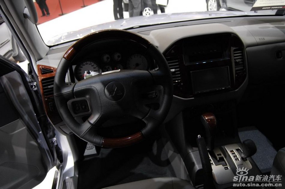 三菱pajero帕杰罗