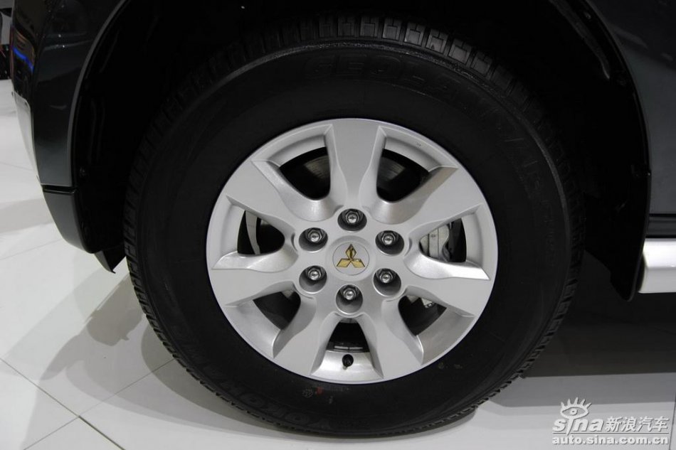 三菱pajero帕杰罗