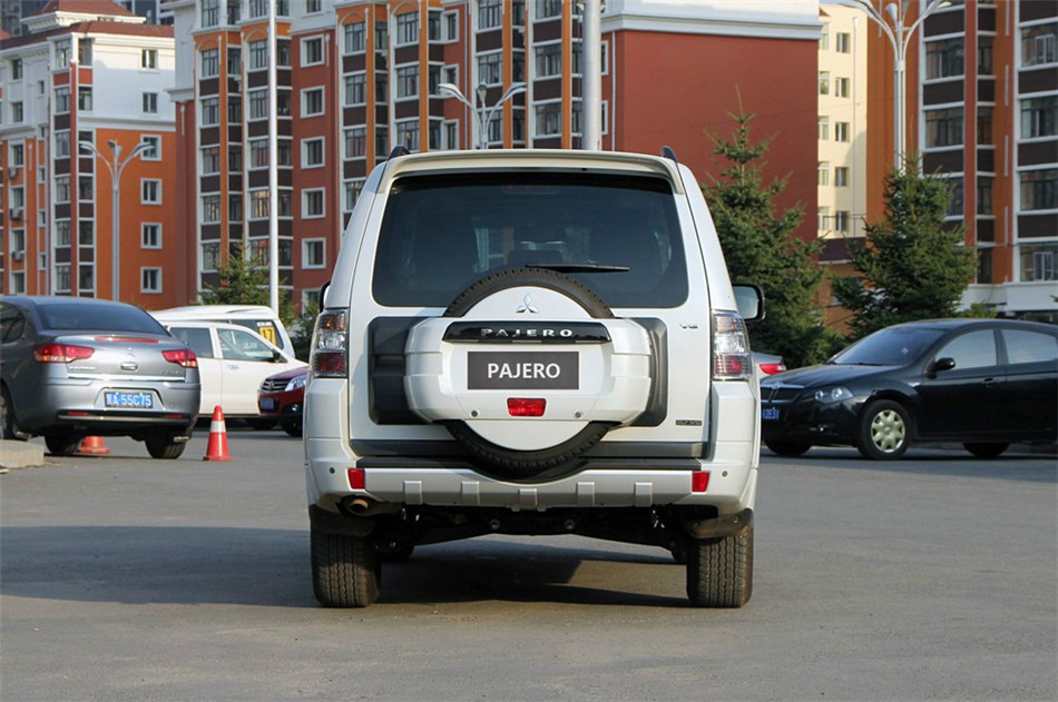 2012款 3.0L AT 精英版 外观