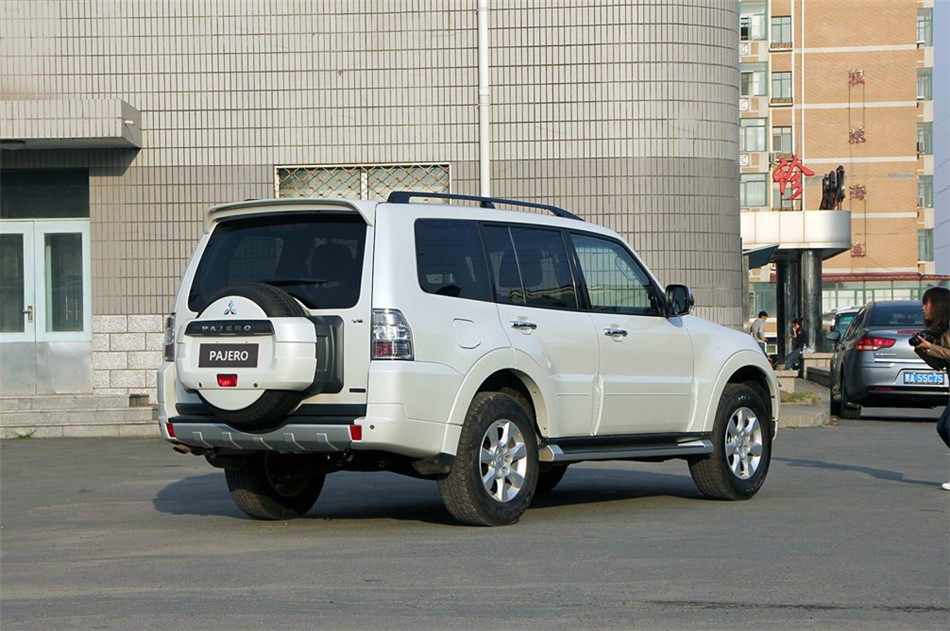 2012款 3.0L AT 精英版 外观