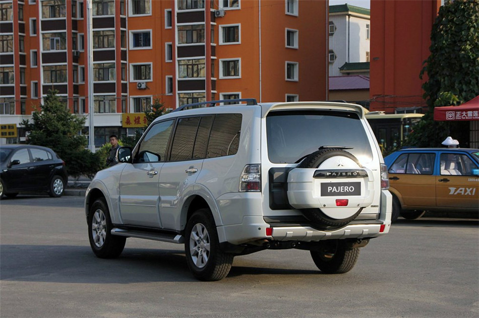 2012款 3.0L AT 精英版 外观