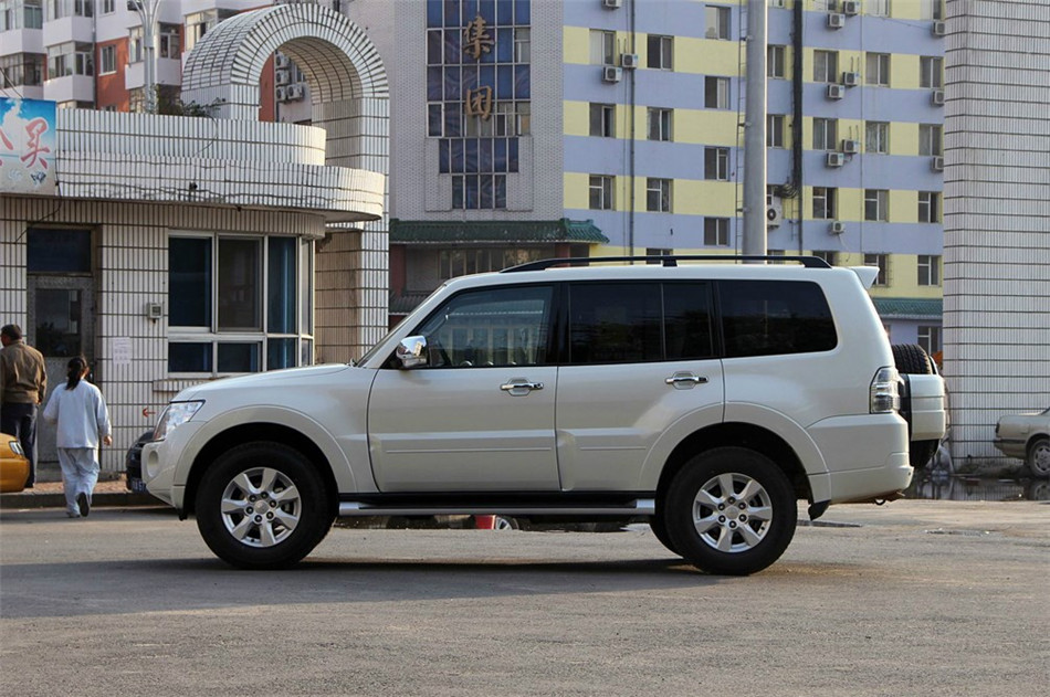 2012款 3.0L AT 精英版 外观