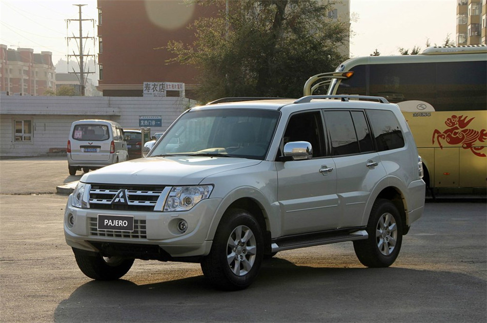 2012款 3.0L AT 精英版 外观