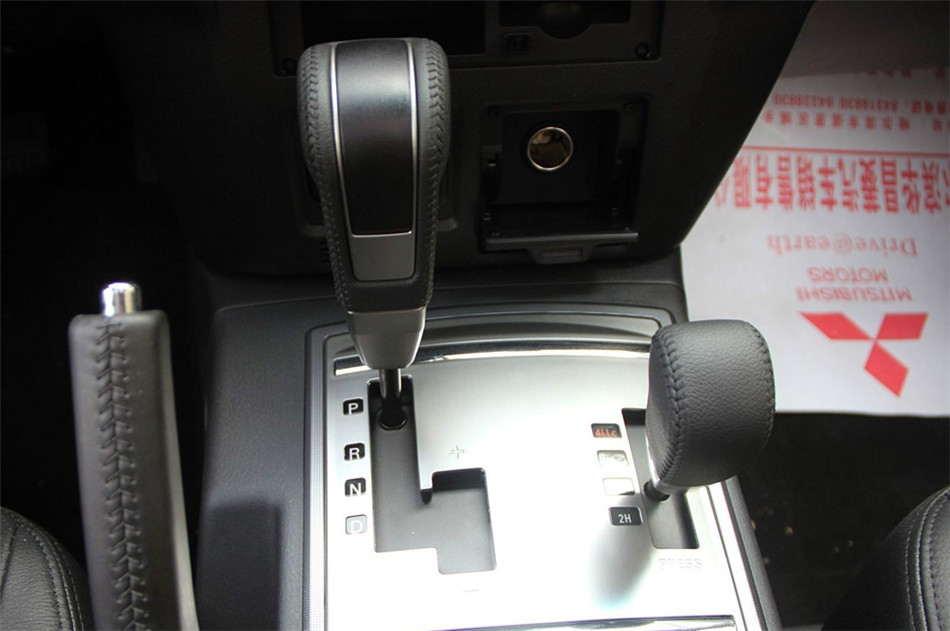 2012款 3.0L AT 精英版 内饰