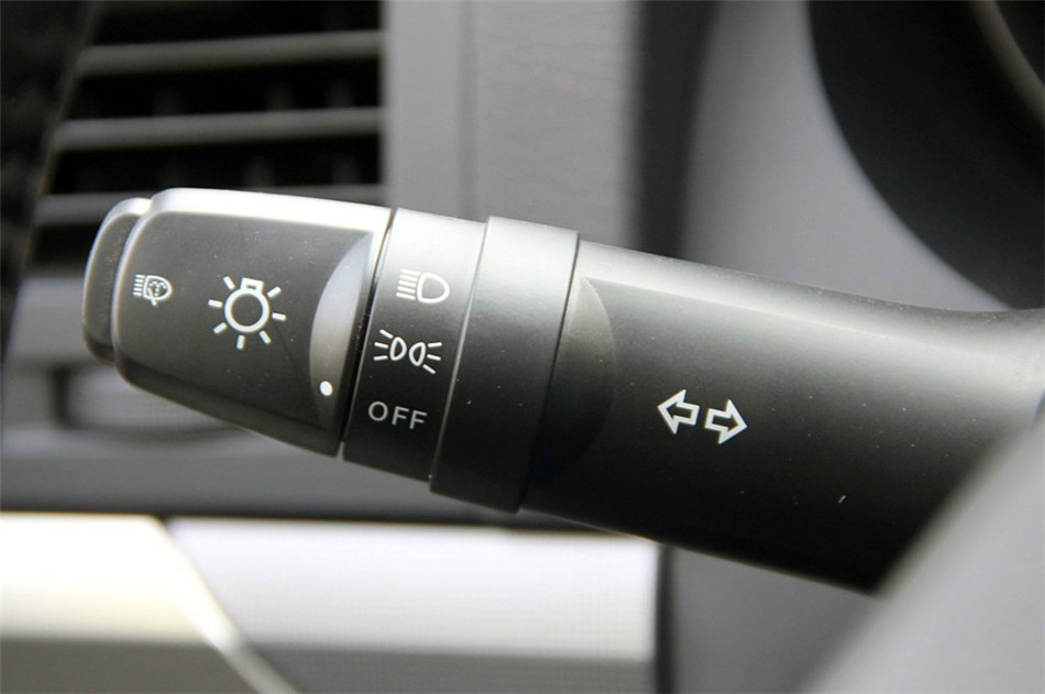 2012款 3.0L AT 精英版 内饰