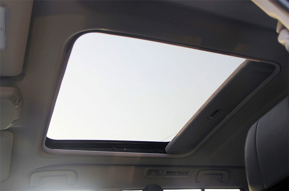 2012款 3.0L AT 精英版 座椅空间