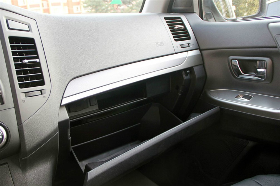 2012款 3.0L AT 精英版 座椅空间