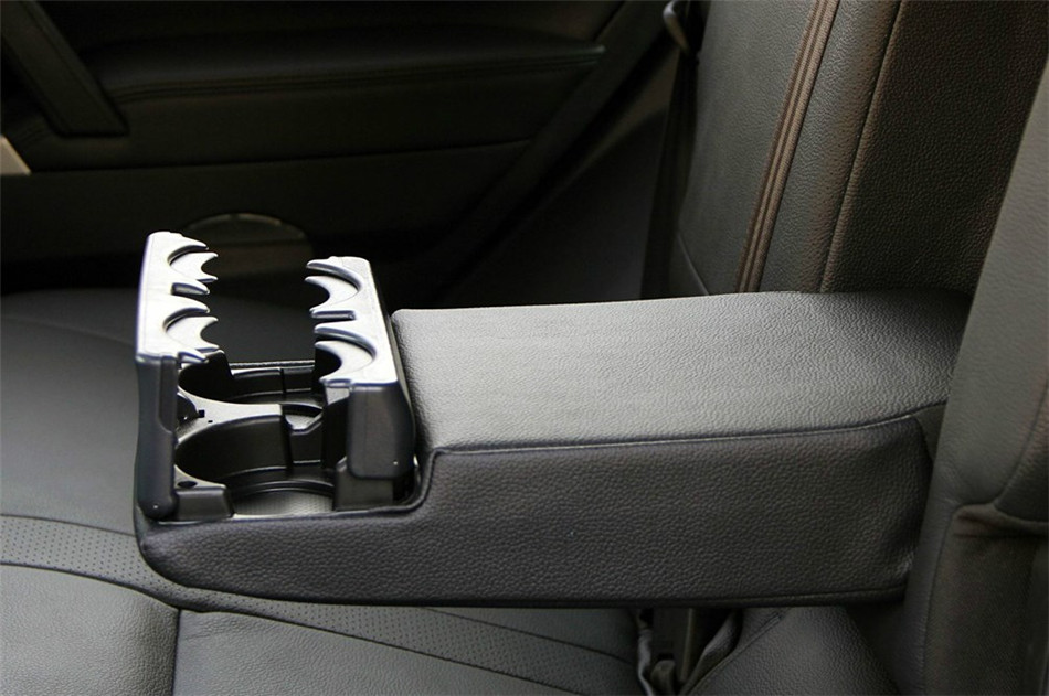 2012款 3.0L AT 精英版 座椅空间